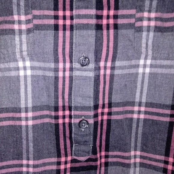 SOLD. Old Navy Flannel Top, Gray-Pink-White, XL - Picture 5 of 7